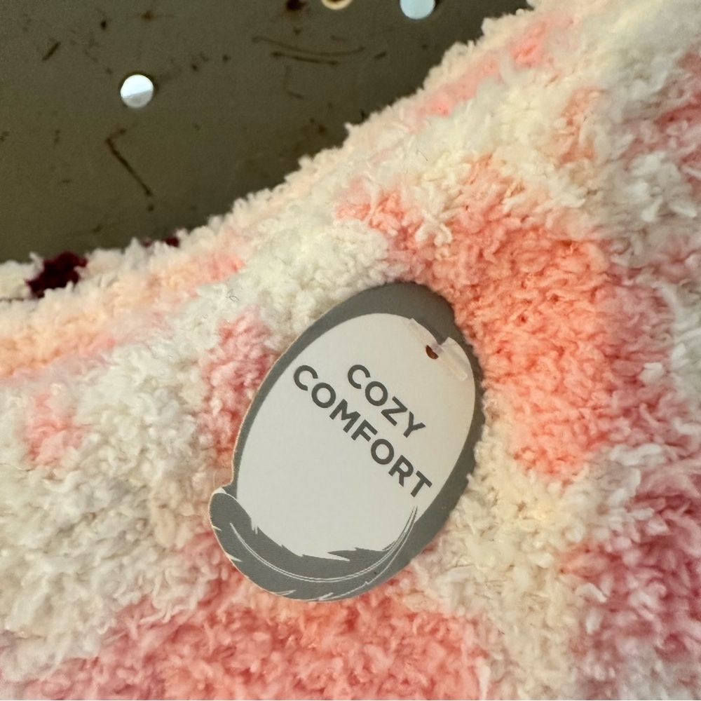 Cuddl Duds Plushfill Lounge Socks in Pink and White 3 Pair - Picture 3 of 7
